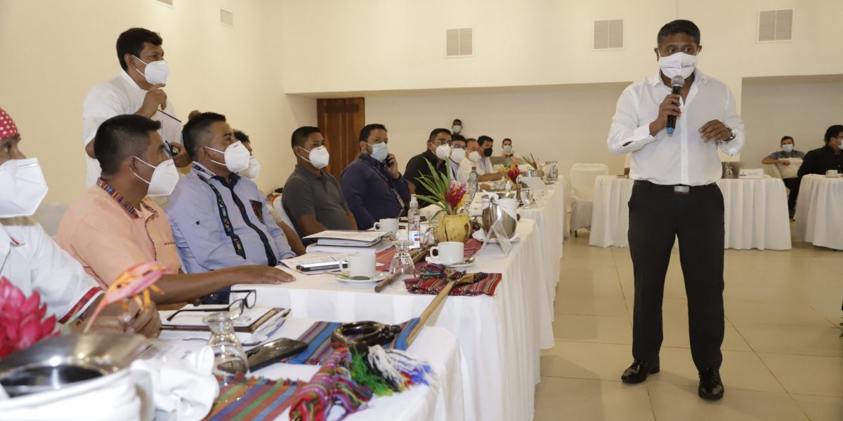 El viceministro de Desarrollo Sostenible inicia con su disertación en la primera reunión de la pre consulta al pueblo maya q’eqchi’